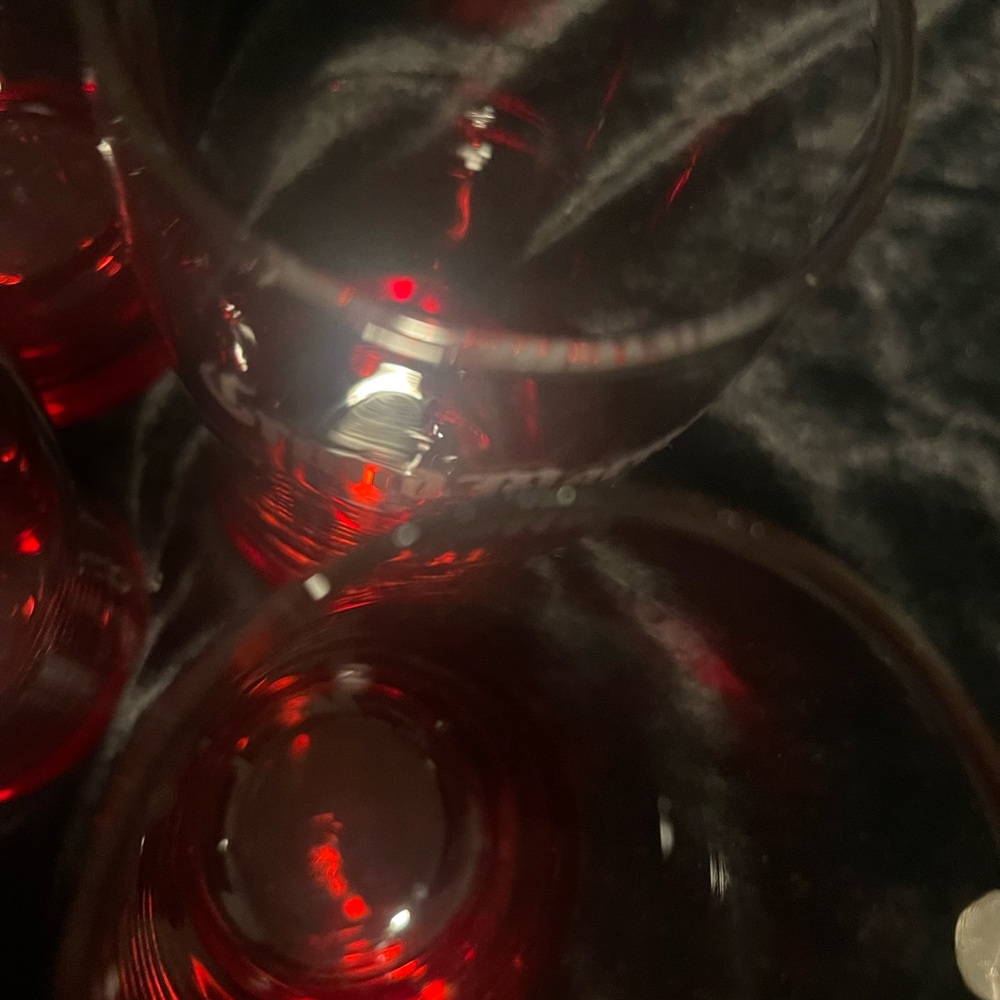 Red Glass Set - Picture 5 of 9